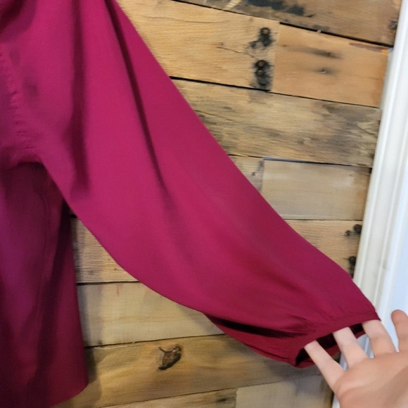 SALE-American Eagle women's maroon colored criss cross back top size large - Picture 5 of 11